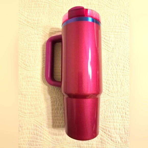 NIB Stanley Berry Truffle Limited Edition Valentines H20 Quencher Tumbler 30 Oz - Picture 2 of 11